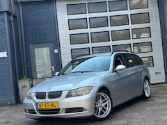 BMW 3-serie Touring - 320i Business Line | Clima | Cruise | Navi | Automaat