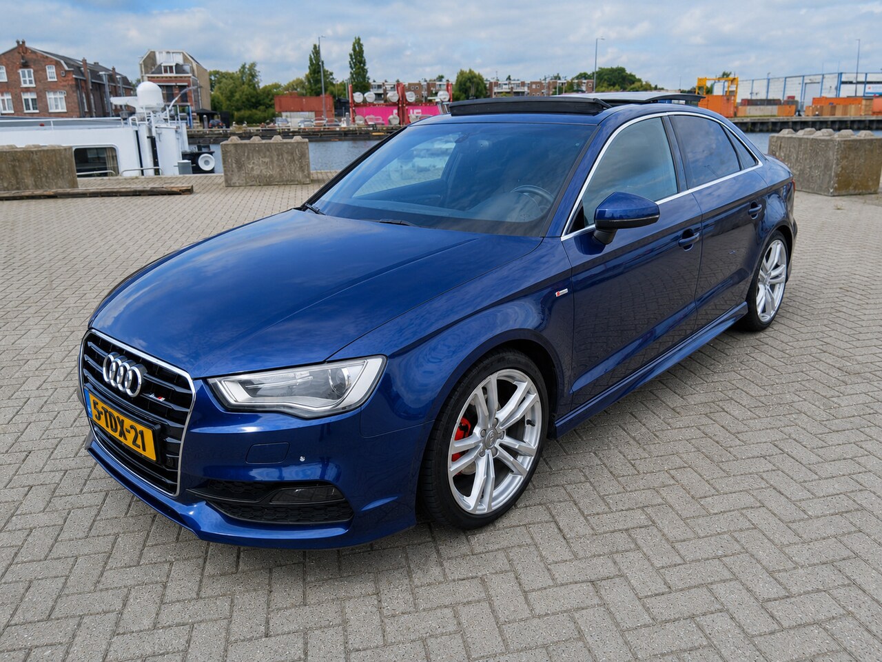 Audi A3 Limousine - 1.4 TFSI 180pk - S3 Limo Look - 3x S-Line - S-Tronic - Pano - NW APK - NAP - AutoWereld.nl