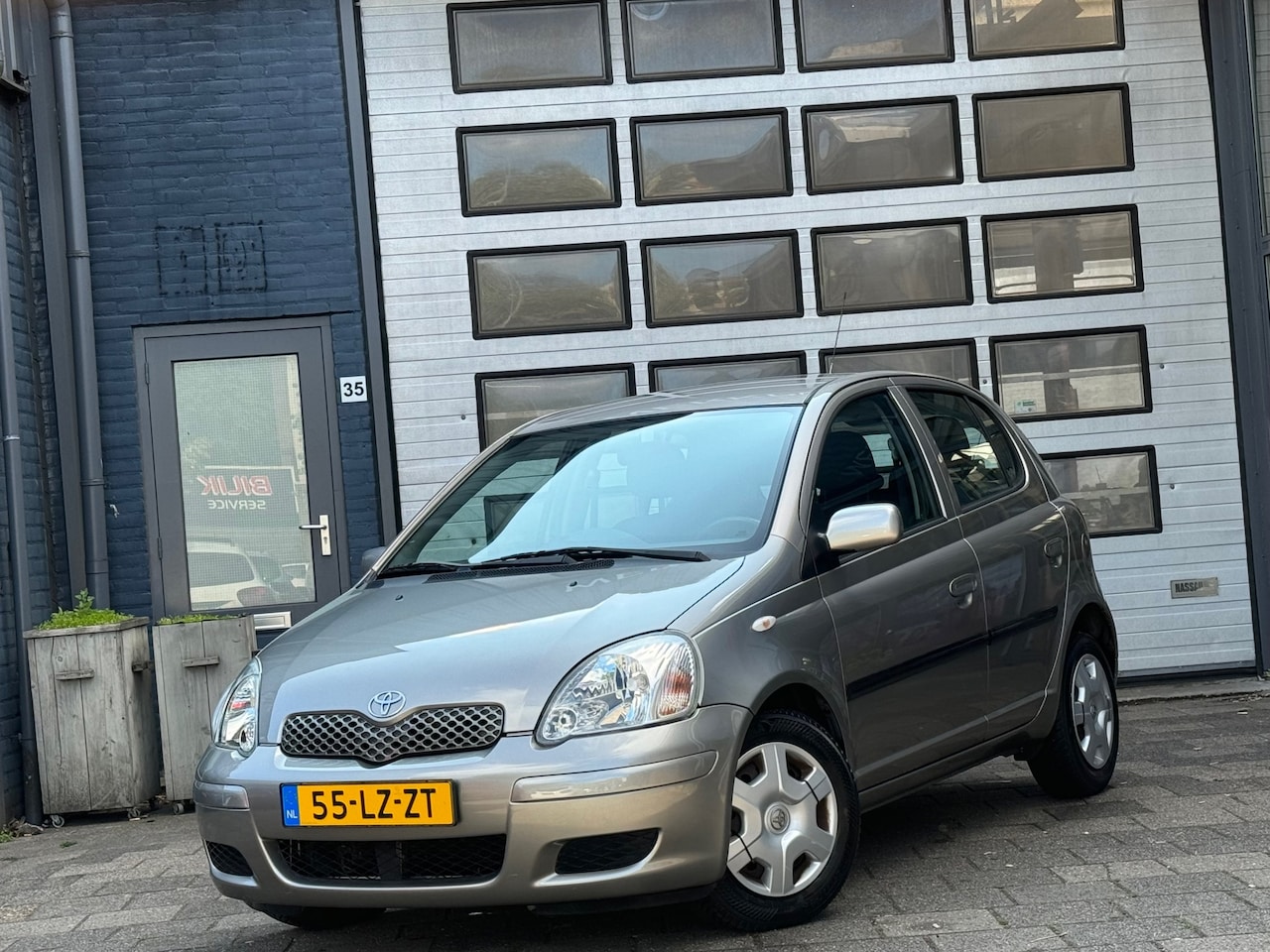Toyota Yaris - 1.3 VVT-i Sol | Airco | 5-Deurs | Automaat - AutoWereld.nl