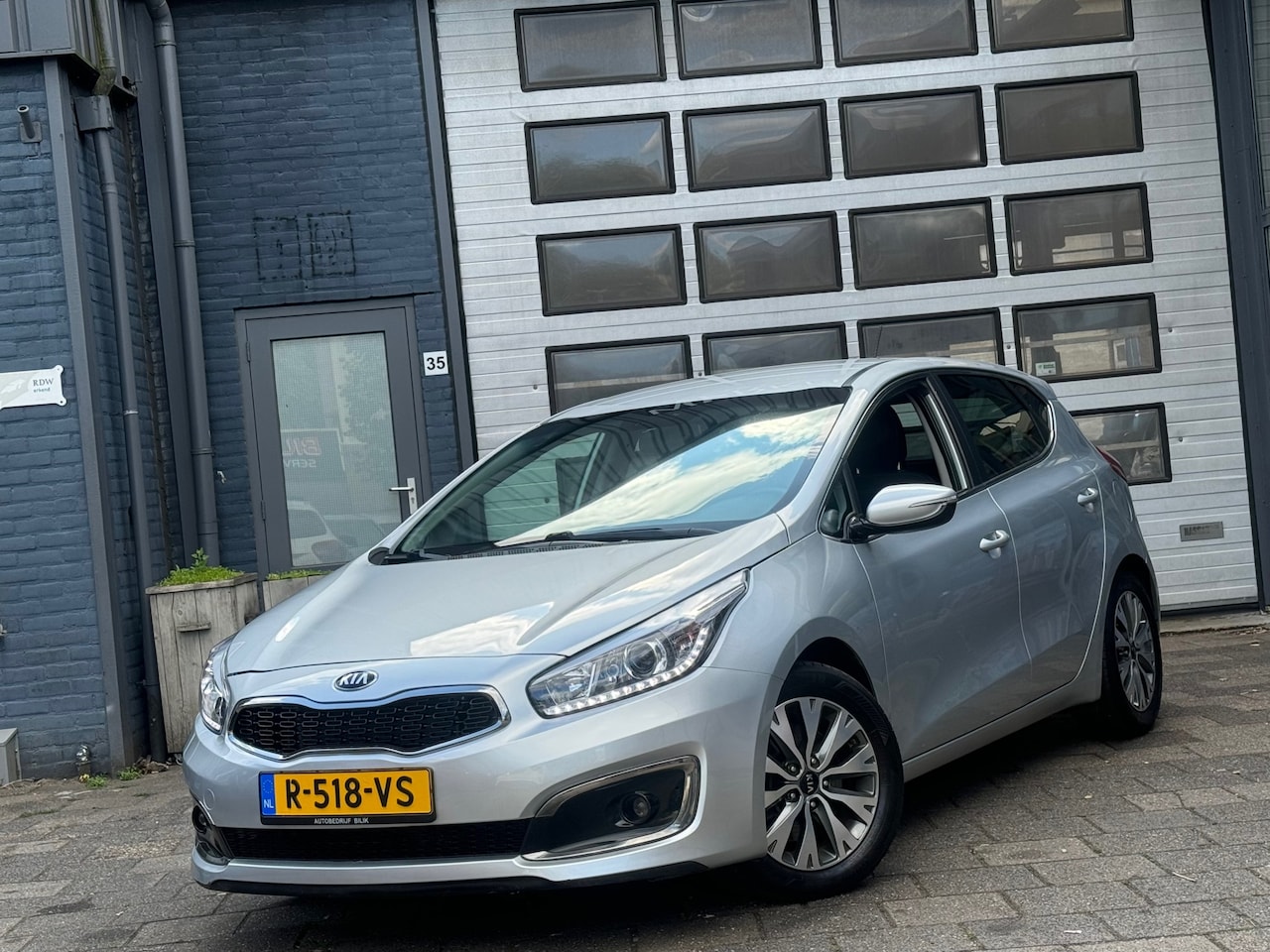 Kia Cee'd - 1.0 T-GDi DynamicLine | Clima | Cruise | Navi | Camera - AutoWereld.nl