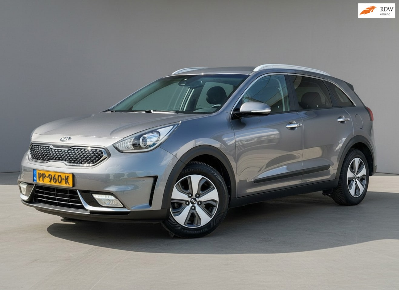 Kia Niro - 1.6 GDi Hybrid DynamicLine|Camera|Clima|Carplay|All-season - AutoWereld.nl