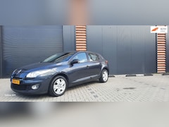 Renault Mégane - 1.6 Authentique airco boekjes stoelverwarming