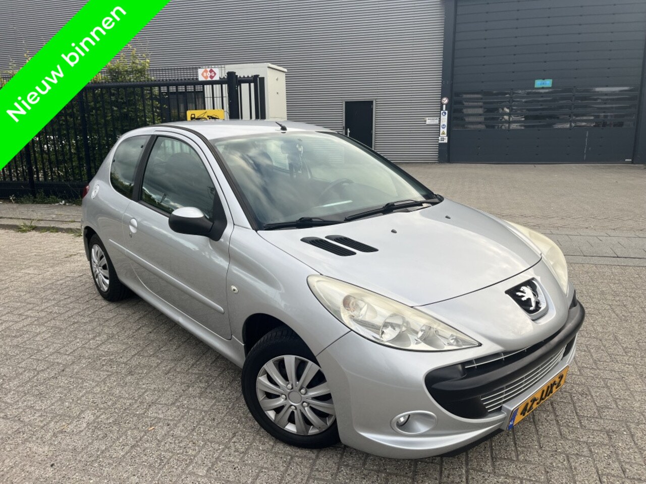 Peugeot 206 - 1.4 XS Cruisecontrol Clima Bleutooth Facelift - AutoWereld.nl