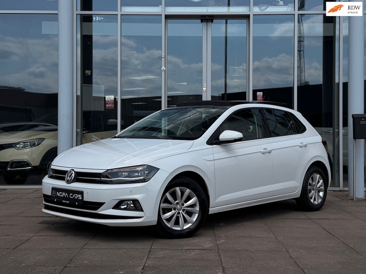 Volkswagen Polo - 1.0 TSI Highline|Pano|Led|Pdc|Dodehoek - AutoWereld.nl