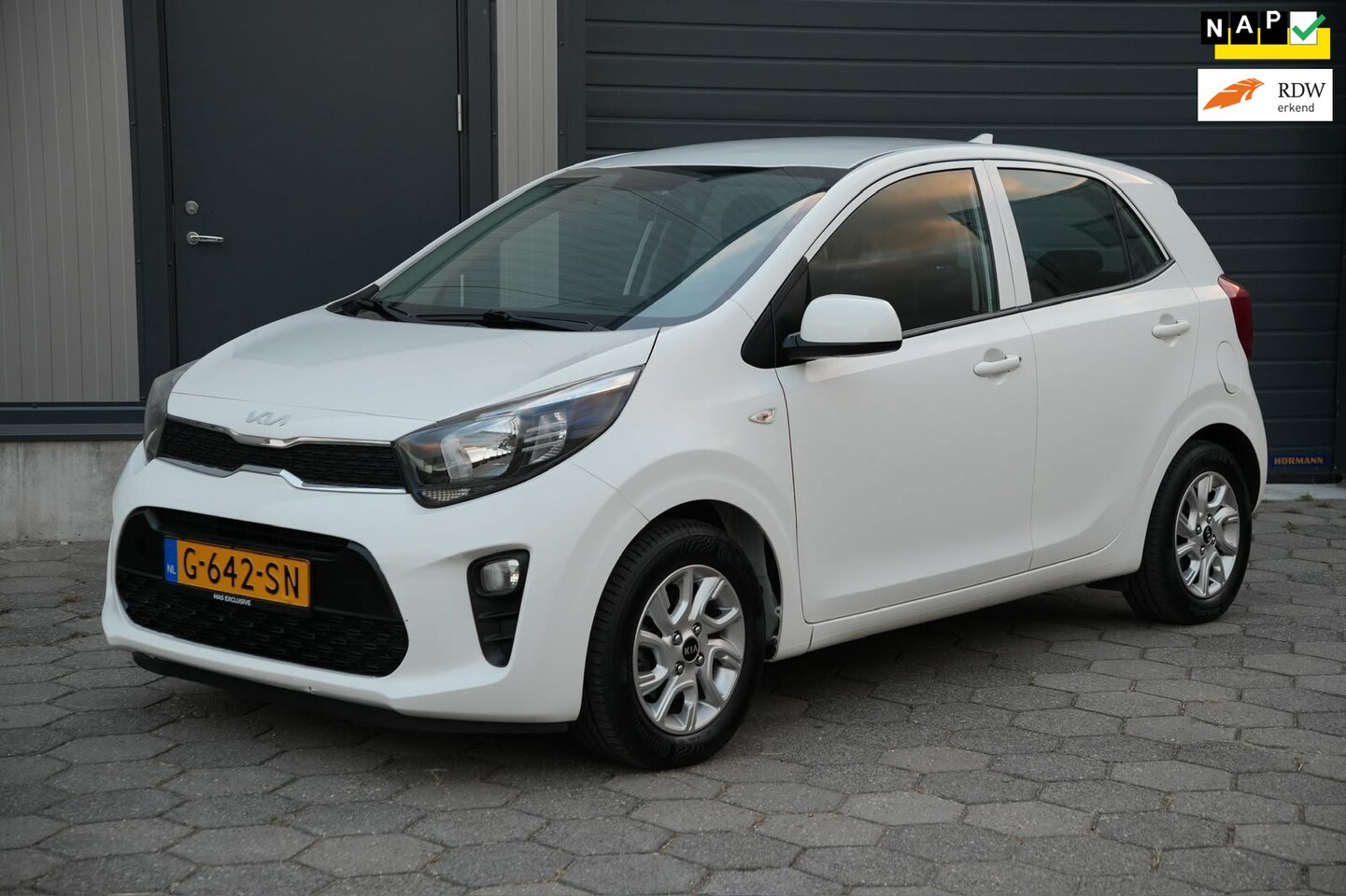 Kia Picanto - 1.0 MPi DynamicLine, Groot scherm, Camera, Airco etc! - AutoWereld.nl