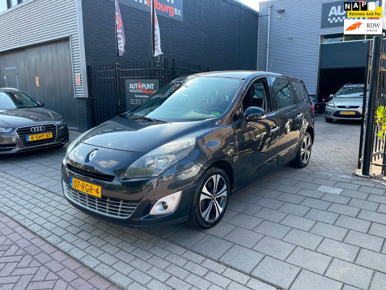 Renault Grand Scénic - 2.0 Bose 7p. 2e Eigenaar! Trekhaak Airco NAP APK - AutoWereld.nl