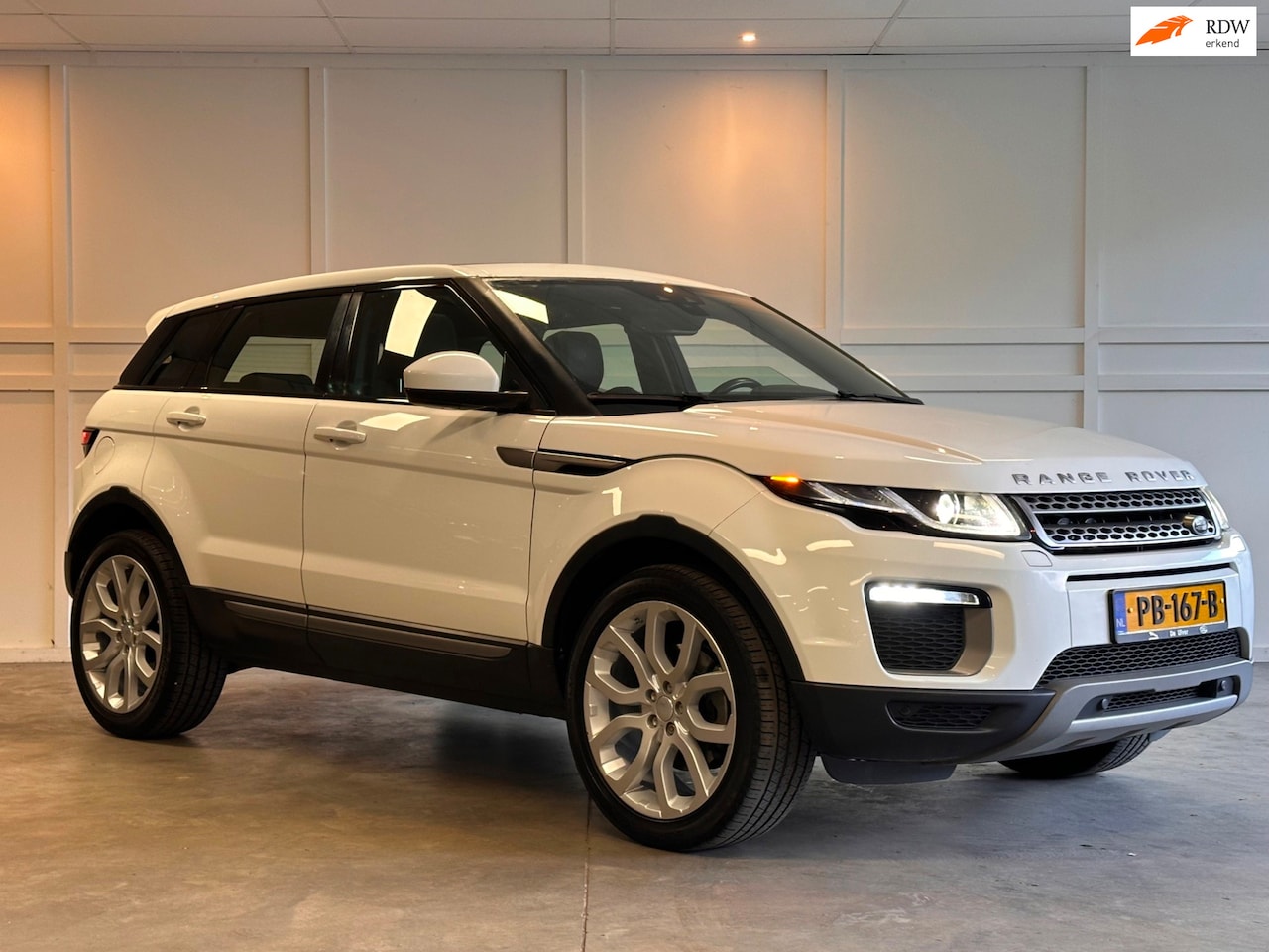 Land Rover Range Rover Evoque - 2.0 TD4 Urban Series SE / 2017 / Panorama / - AutoWereld.nl
