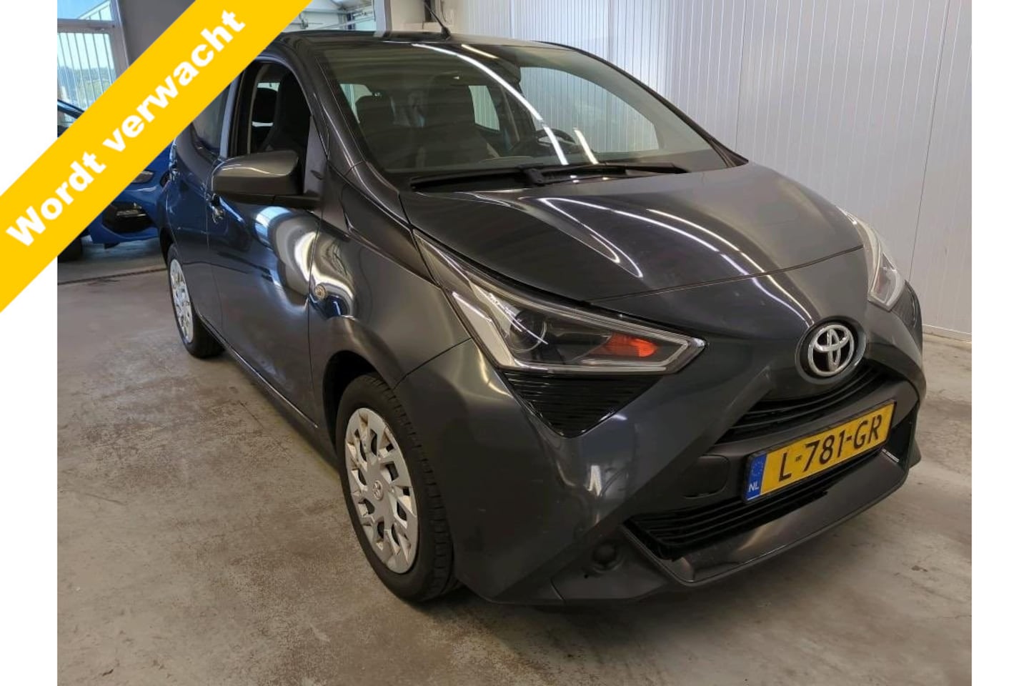 Toyota Aygo - 1.0 VVT-i x-play 1.0 VVT-i x-Play, Camera! Carplay! VERWACHT!! - AutoWereld.nl