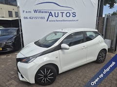 Toyota Aygo - 1.0 VVT-i x-play Navi Camera nieuwe koppeling