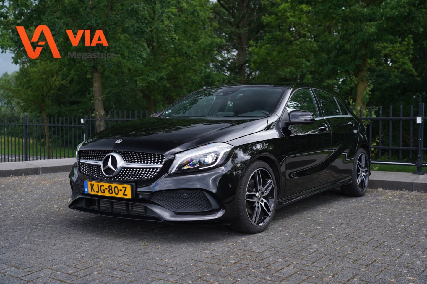 Mercedes-Benz A-klasse - A200 | AMG | PDC | ECC | LED | Halfleer | Camera | Stoelverw. | Cruise | - AutoWereld.nl