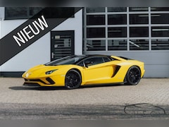 Lamborghini Aventador - S 6.5 V12