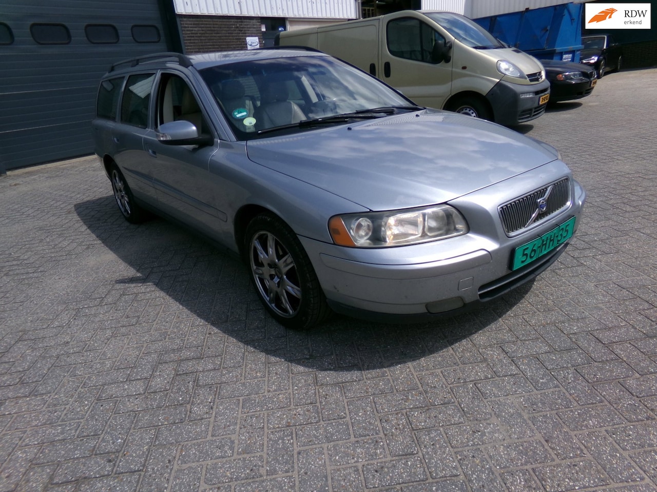 Volvo V70 - 2.4D Momentum 2.4D Momentum - AutoWereld.nl