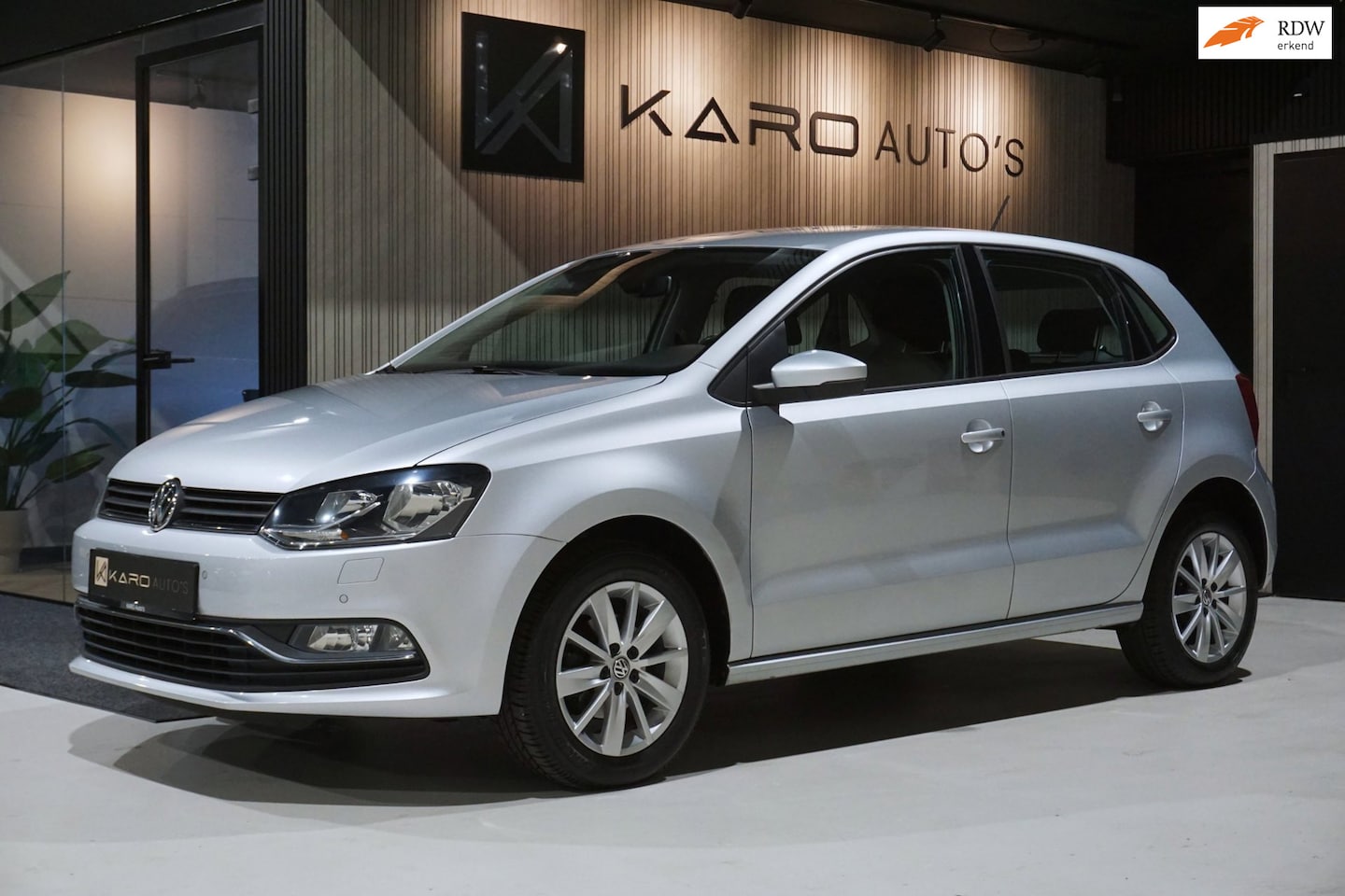 Volkswagen Polo - 1.0 5D Comfort Clima Elek Rm Stoelvw Pdc Lmv - AutoWereld.nl