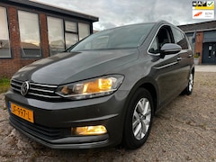Volkswagen Touran - 1.2 TSI Highline 7p in Top Staat NAVI NL RIJDT GOED