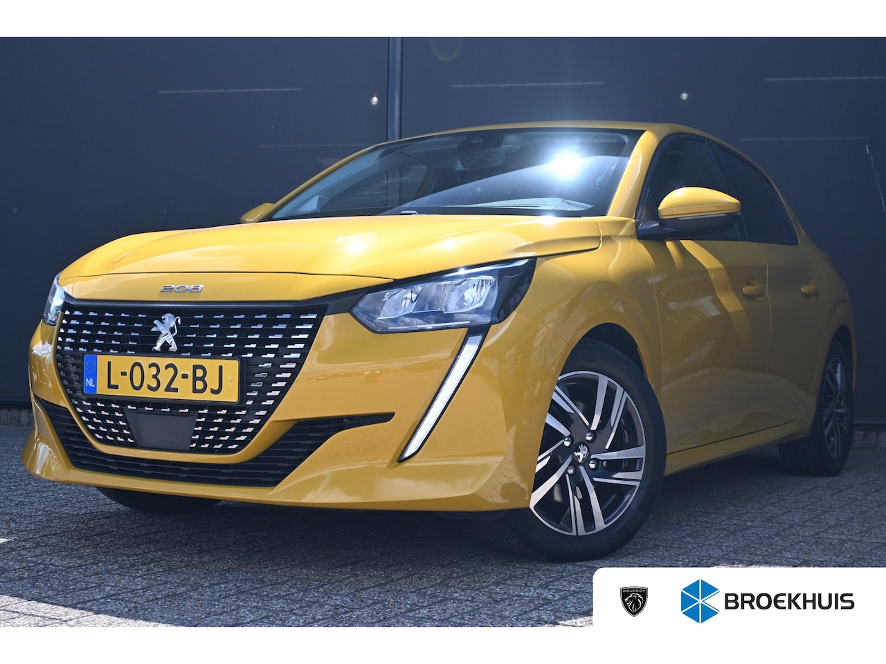 Peugeot 208 - 1.2 PureTech Allure Pack | Adaptive Cruise | Navigatie | Achteruitrijcamera | Full-LED | D - AutoWereld.nl