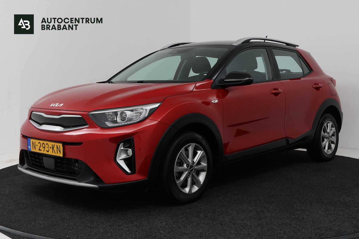Kia Stonic - 1.0 T-GDi MHEV DynamicLine (ACHTERUITRIJCAMERA, CARPLAY NAVIGATIE, PARKEERSENSOREN) - AutoWereld.nl