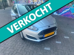 Ford Fiesta - 1.6 TDCi Lease Style airco 5 deuren elektrisch pakket bouwjaar 2014 Koppeling zit hoog. In