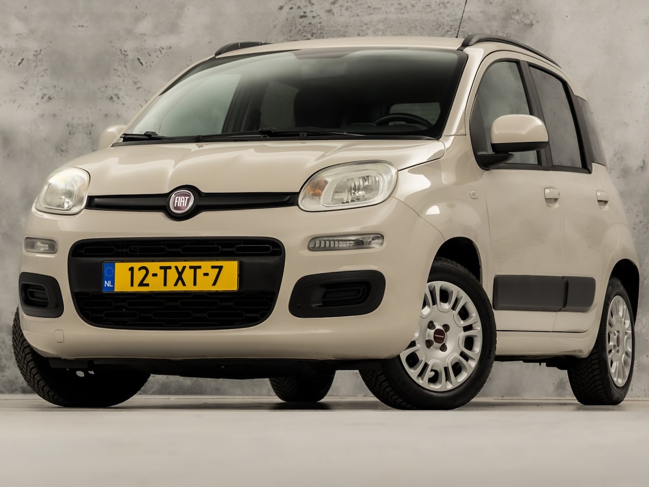 Fiat Panda - 0.9 TwinAir Lounge (CLIMATE, ELEK RAMEN, SPORTSTOELEN, GETINT GLAS, NIEUWE APK, NIEUWSTAAT - AutoWereld.nl