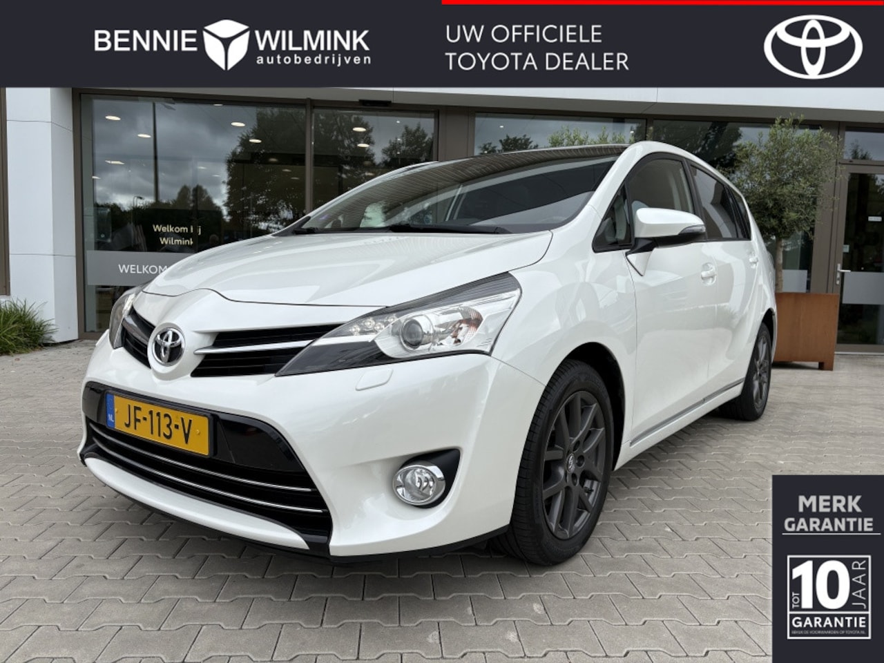 Toyota Verso - 1.8 VVT-i Executive 7persoons | Panoramadak | Trekhaak - AutoWereld.nl