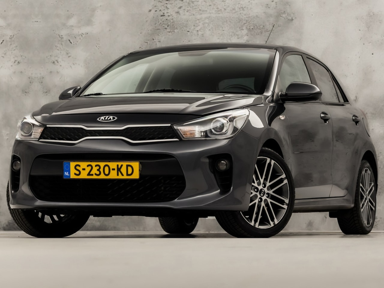 Kia Rio - 1.4 DynamicLine Sport Automaat (STUUR/STOELVERWARMING, GETINT GLAS, CAMERA, SPORTSTOELEN, - AutoWereld.nl