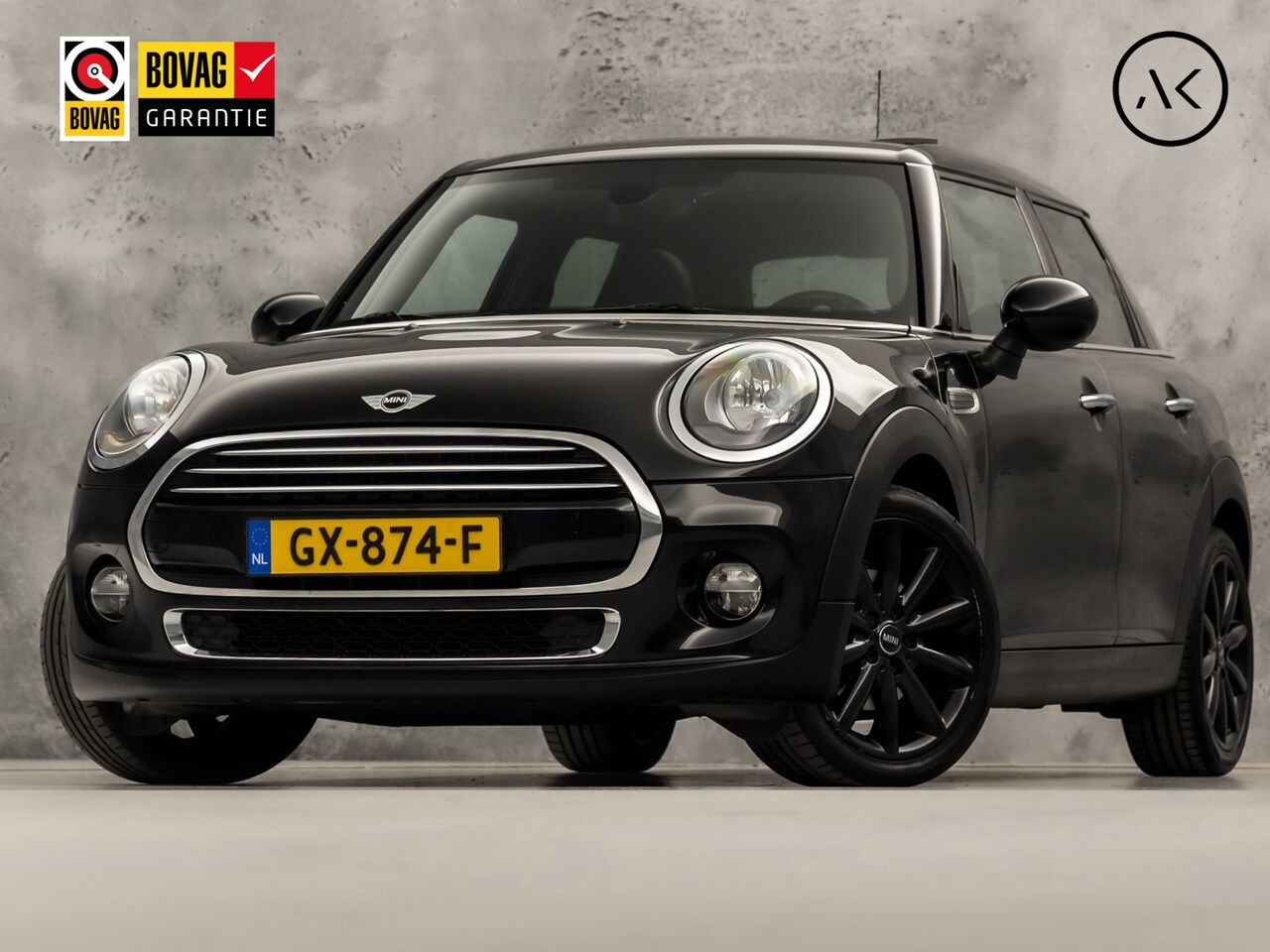 MINI 5-Deurs - 1.5 Cooper Chili Sport Automaat (PANORAMADAK, 1e EIGENAAR, DEALER ONDERHOUDEN, 5 DEURS, NA - AutoWereld.nl