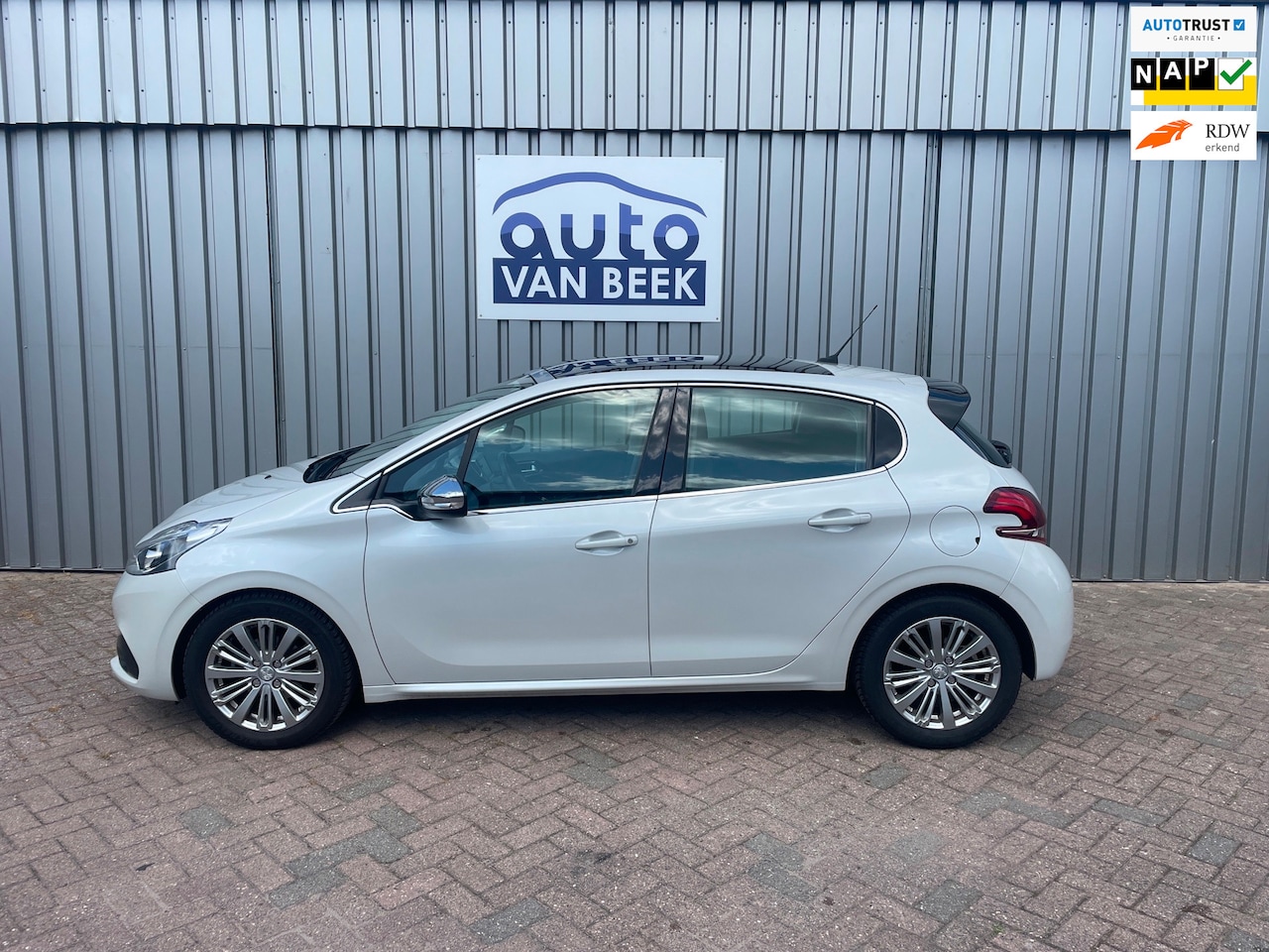 Peugeot 208 - 1.5 BlueHDi Blue Lease Allure 1.5 BlueHDi Blue Lease Allure - AutoWereld.nl