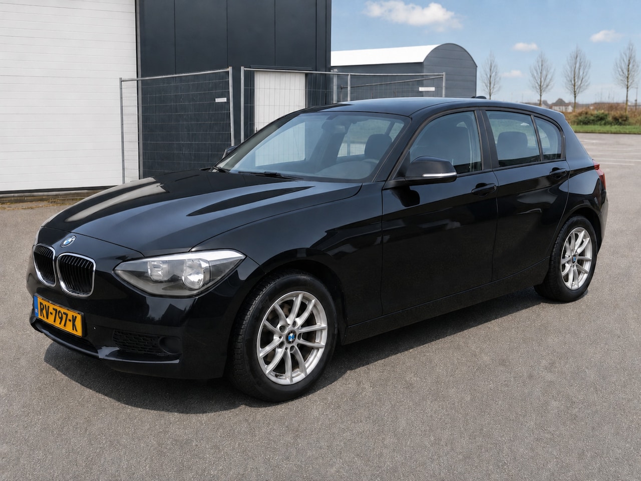 BMW 1-serie - 116i M-Pakket - Airco - NW APK - NAP! - AutoWereld.nl