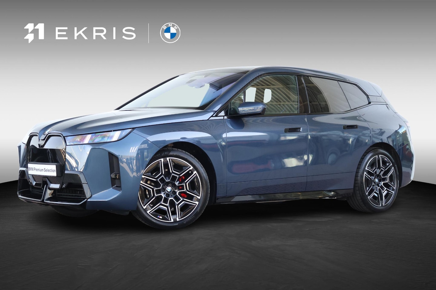 BMW iX - xDrive60 112 kWh | SoH 100% | Sport Pro Pakket | Skylounge | Stoelventilatie | Harman Kard - AutoWereld.nl