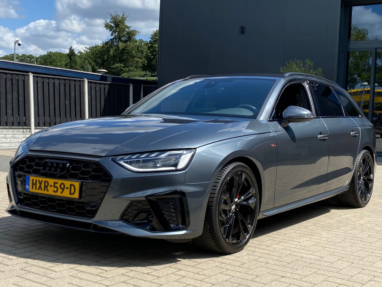 Audi A4 Avant - 35 TDI S edition 2X S-line NIEUWSTAAT XENON LED NAVI CRUISE PDC KEYLESS - AutoWereld.nl