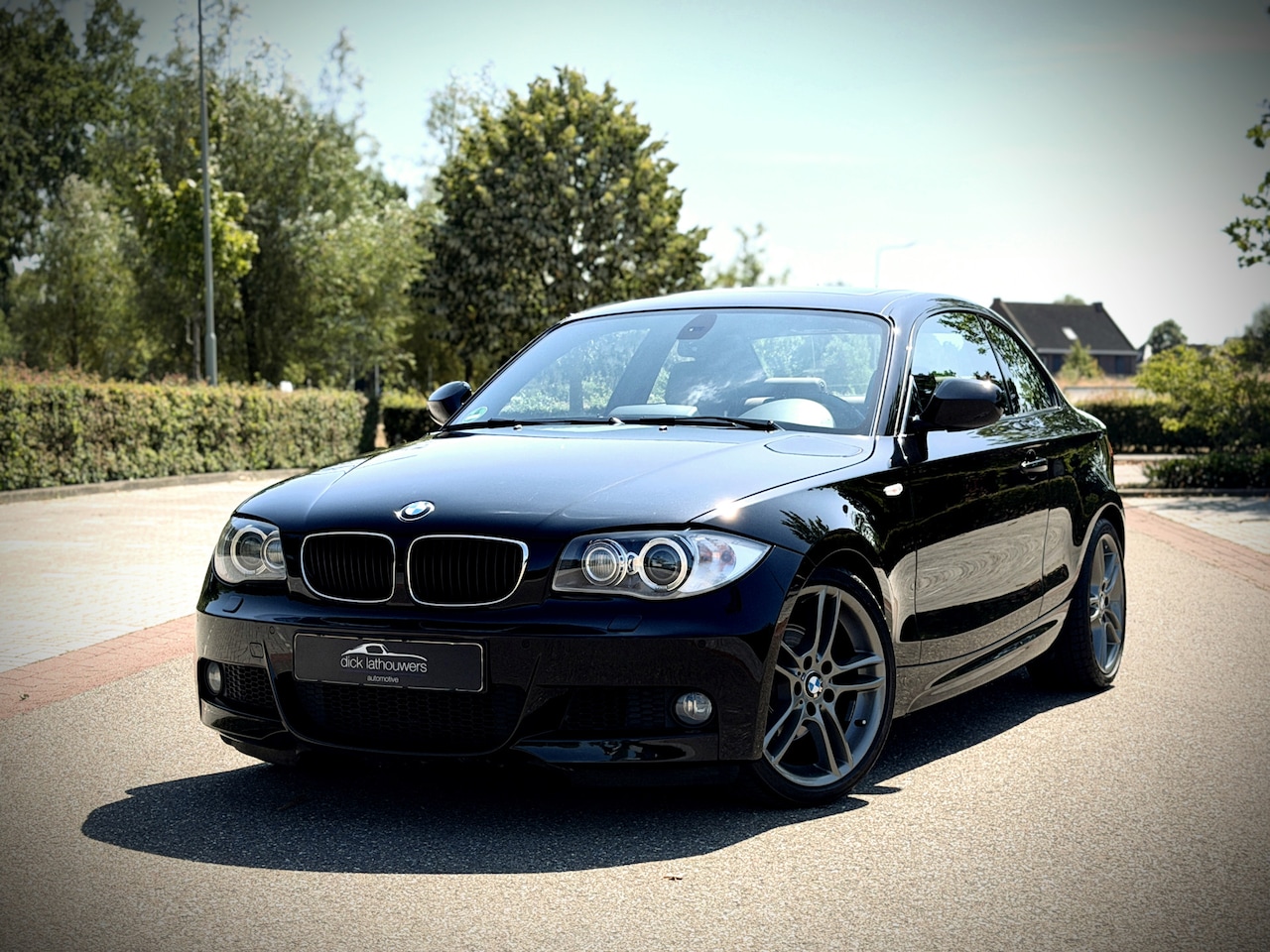 BMW 1-serie Coupé - 125i High Executive AUT / M-SPORT / PANO / SHADOW / VOL!!! - AutoWereld.nl
