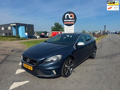 Volvo V40 - | 2014 | 2.0 D4 R-Design Business | Export en handel | APK