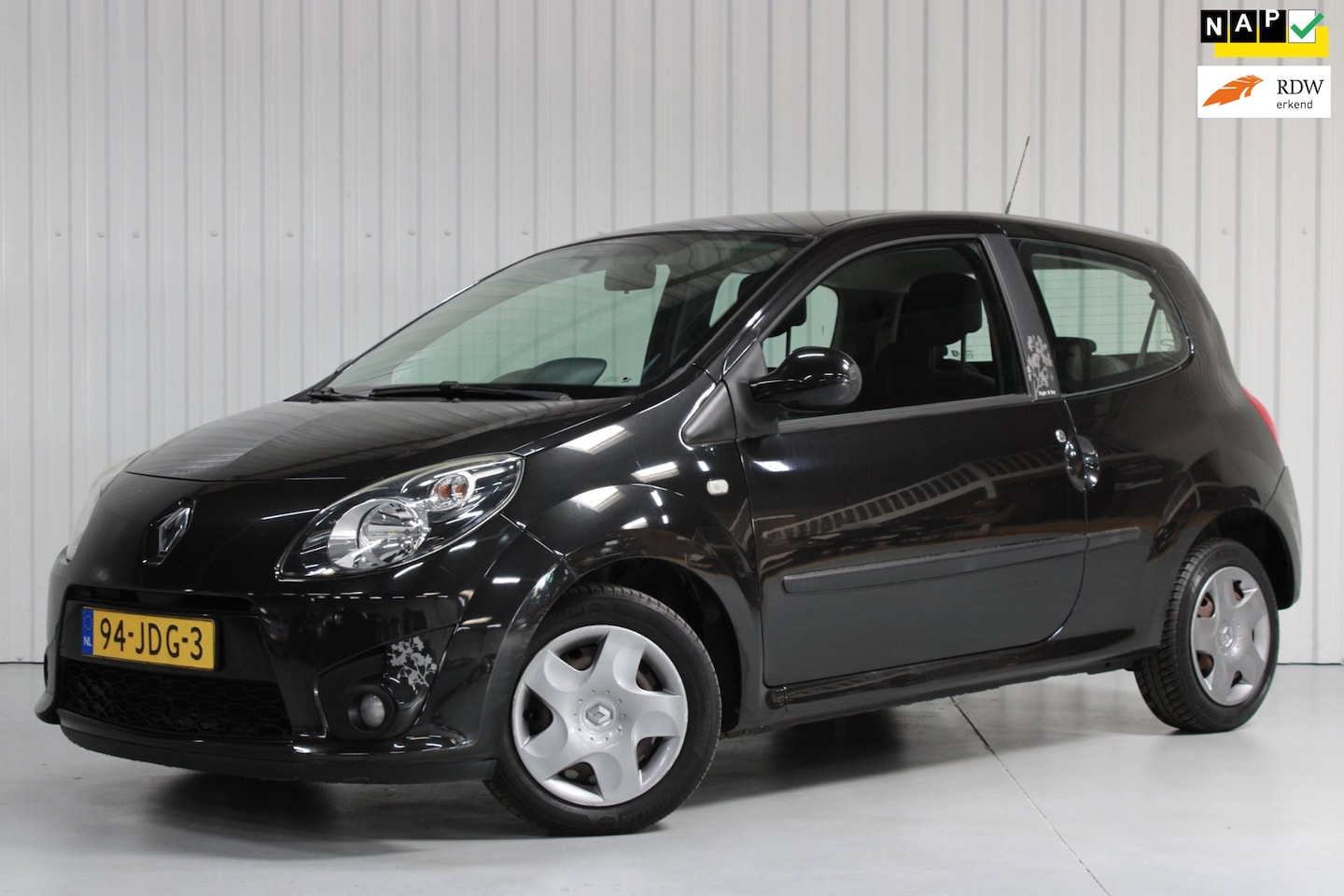 Renault Twingo - 1.2 Night & Day - AutoWereld.nl