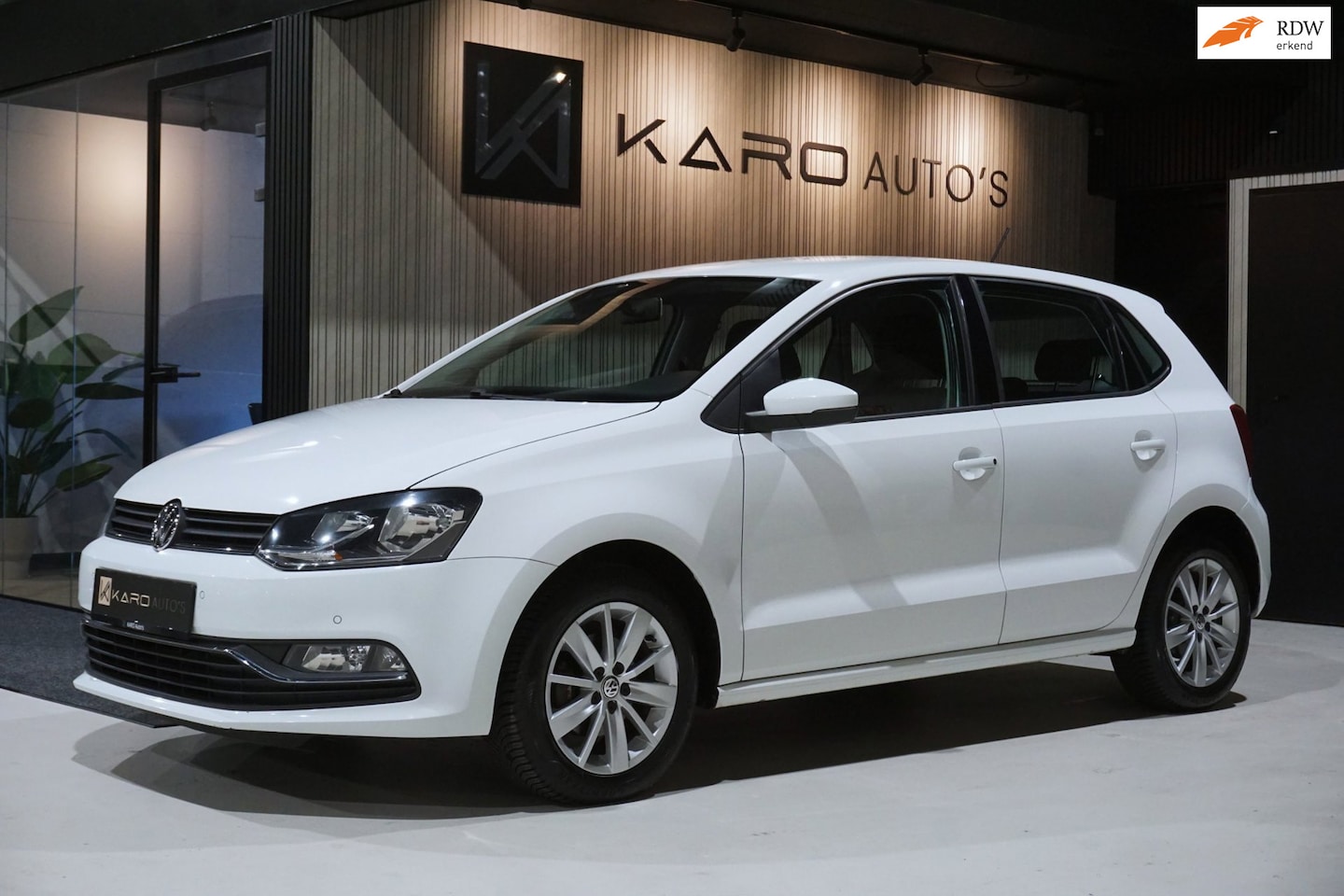 Volkswagen Polo - 1.2 TSI Highline 5D Cruise Airco Pdc 1e Eig. - AutoWereld.nl