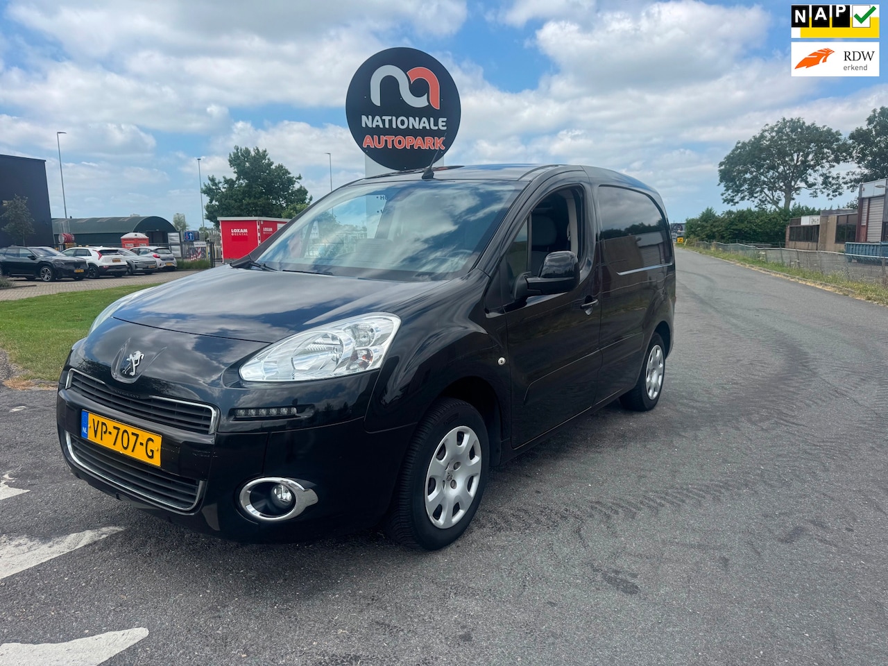 Peugeot Partner - | 2015 | 120 1.6 e-HDI L1 Navteq | APK 3-2027 | EURO 5 - AutoWereld.nl