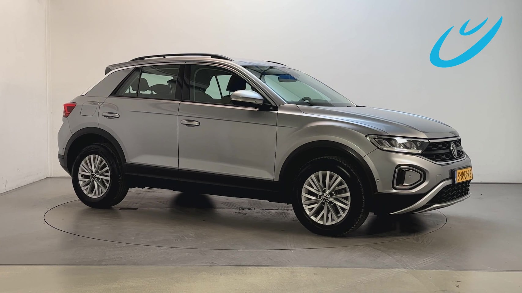 Volkswagen T-Roc - 1.5 TSI 150pk DSG Life Navigatie Trekhaak Parkeersensoren App-Connect DAB+ - AutoWereld.nl