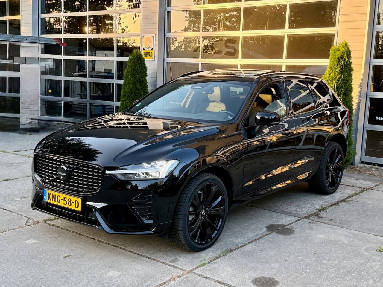 Volvo XC60 - 2.0 T6 PHEV|AWD Plus Black Edition|Long Range|Panodak|360 Cam. - AutoWereld.nl