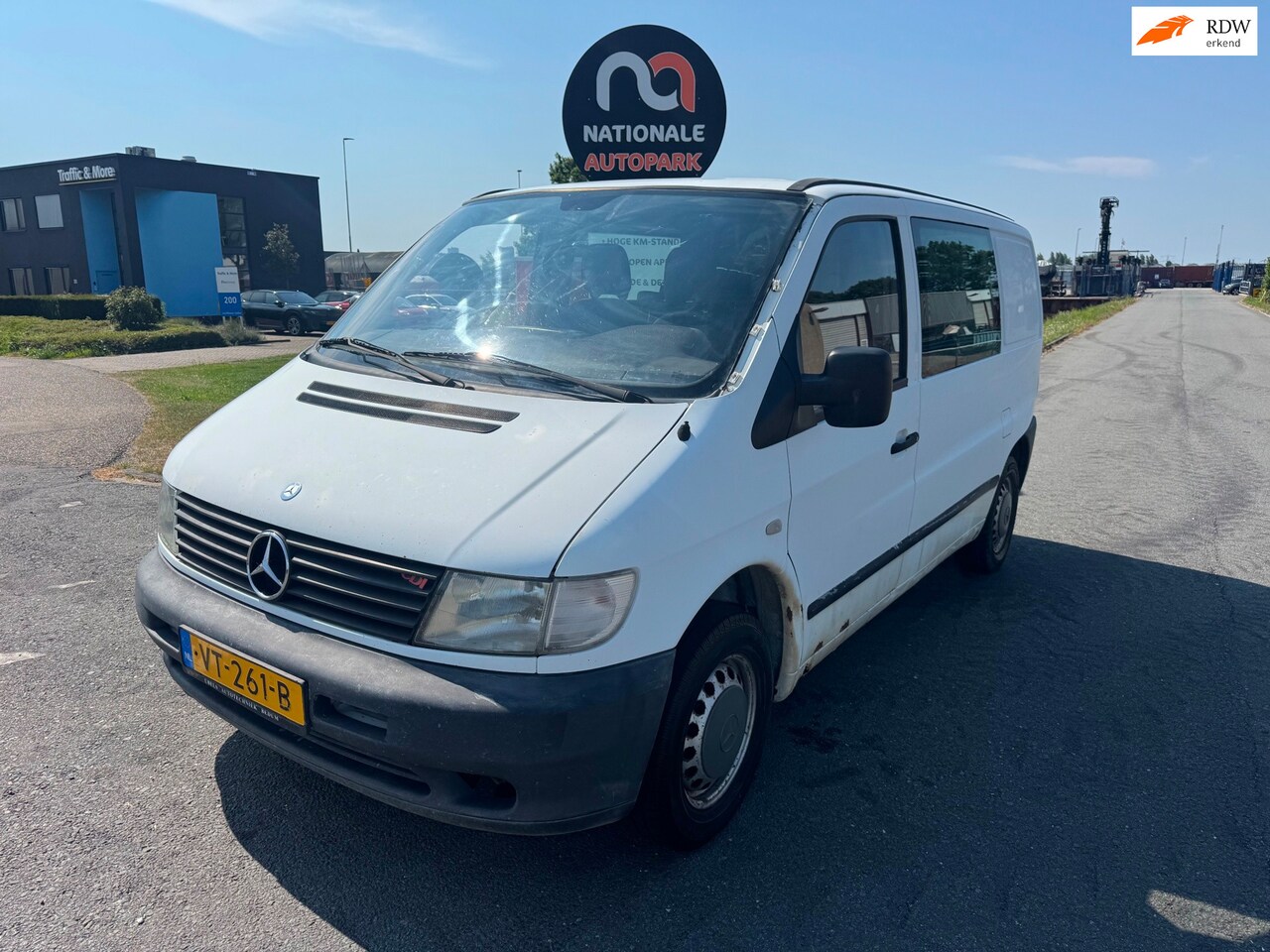 Mercedes-Benz Vito - | 2001 | 108 CDI Amigo DC | Export en Handel - AutoWereld.nl