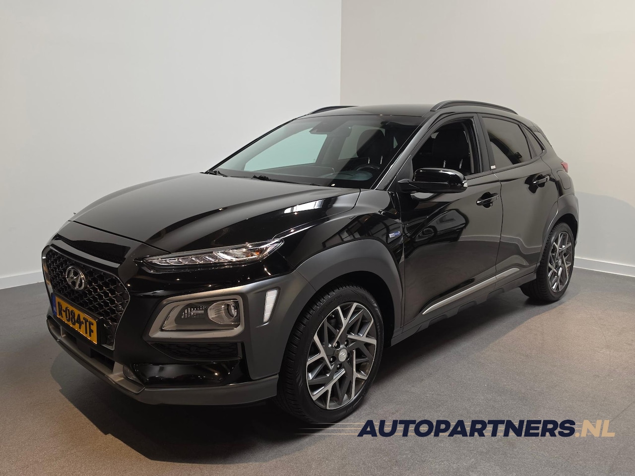 Hyundai Kona - 1.6 GDI HEV Premium - Stoelverwarming voor en achter - Stoelventilatie - Stuurverwarming - - AutoWereld.nl
