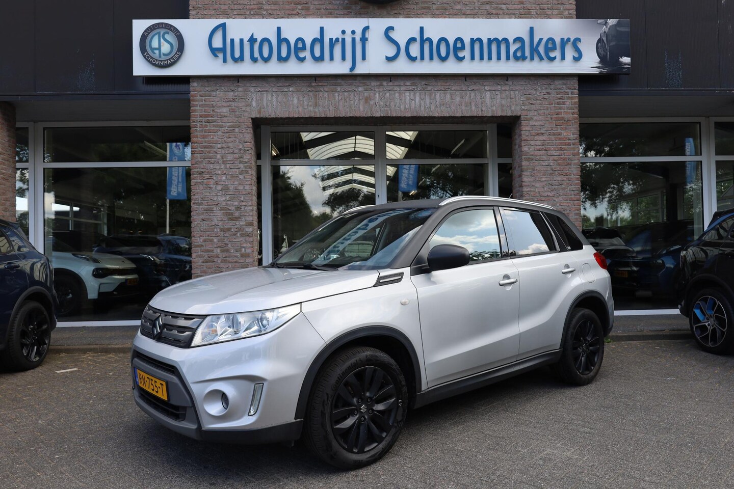 Suzuki Vitara - 1.6 Exclusive CAMERA STOELVERWARMING CRUISE NAVI CLIMA DUO-TONE NAP 17"LMV ENZ! - AutoWereld.nl