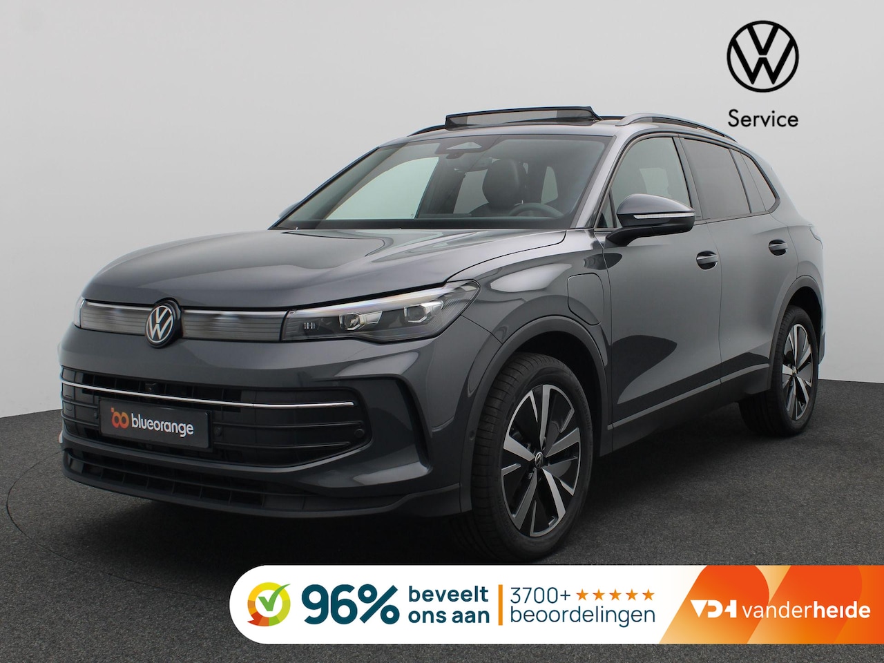 Volkswagen Tiguan - 1.5 eHybrid Life Edition 204PK DSG Panoramadak, Trekhaak, 360gr. Camera, Donkere Hemelbekl - AutoWereld.nl