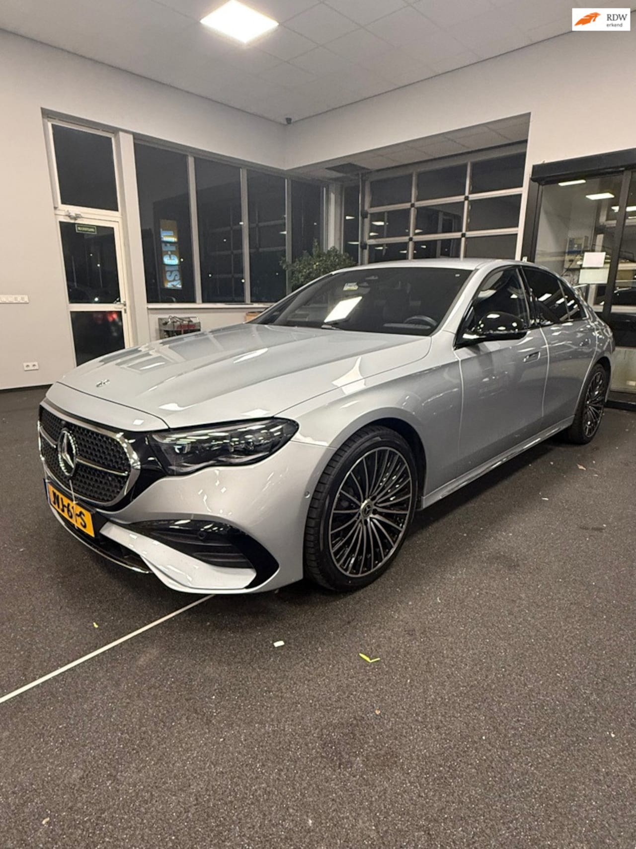 Mercedes-Benz E-klasse - 300 e AMG Line 300 e AMG Line - AutoWereld.nl