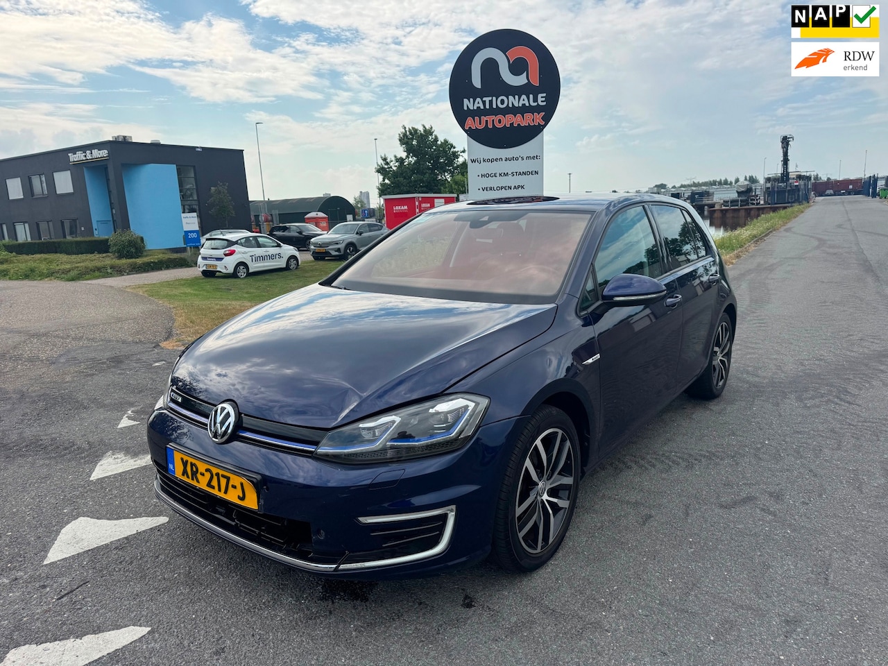 Volkswagen e-Golf - | 2019 | E-Golf | Automaat | Export en Handel - AutoWereld.nl