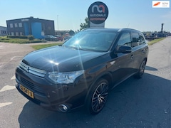 Mitsubishi Outlander - | 2015 | 2.0 PHEV Limited Edition X-Line | Automaat | Export en Handel