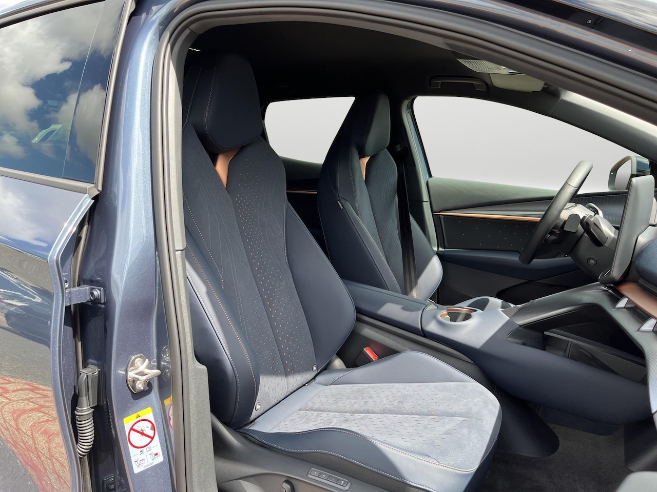 CUPRA Tavascan - Adrenaline 82 kWh | Sennheiser | 360 cam | Memory stoelen | Winterpakket | SOH 99% | - AutoWereld.nl