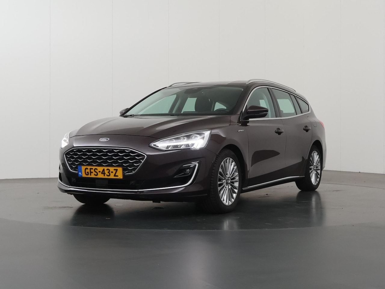 Ford Focus Wagon - 1.0 EcoBoost Vignale | Trekhaak | Winterpakket | Cruise Control Adaptief | B&O | Elektr. A - AutoWereld.nl