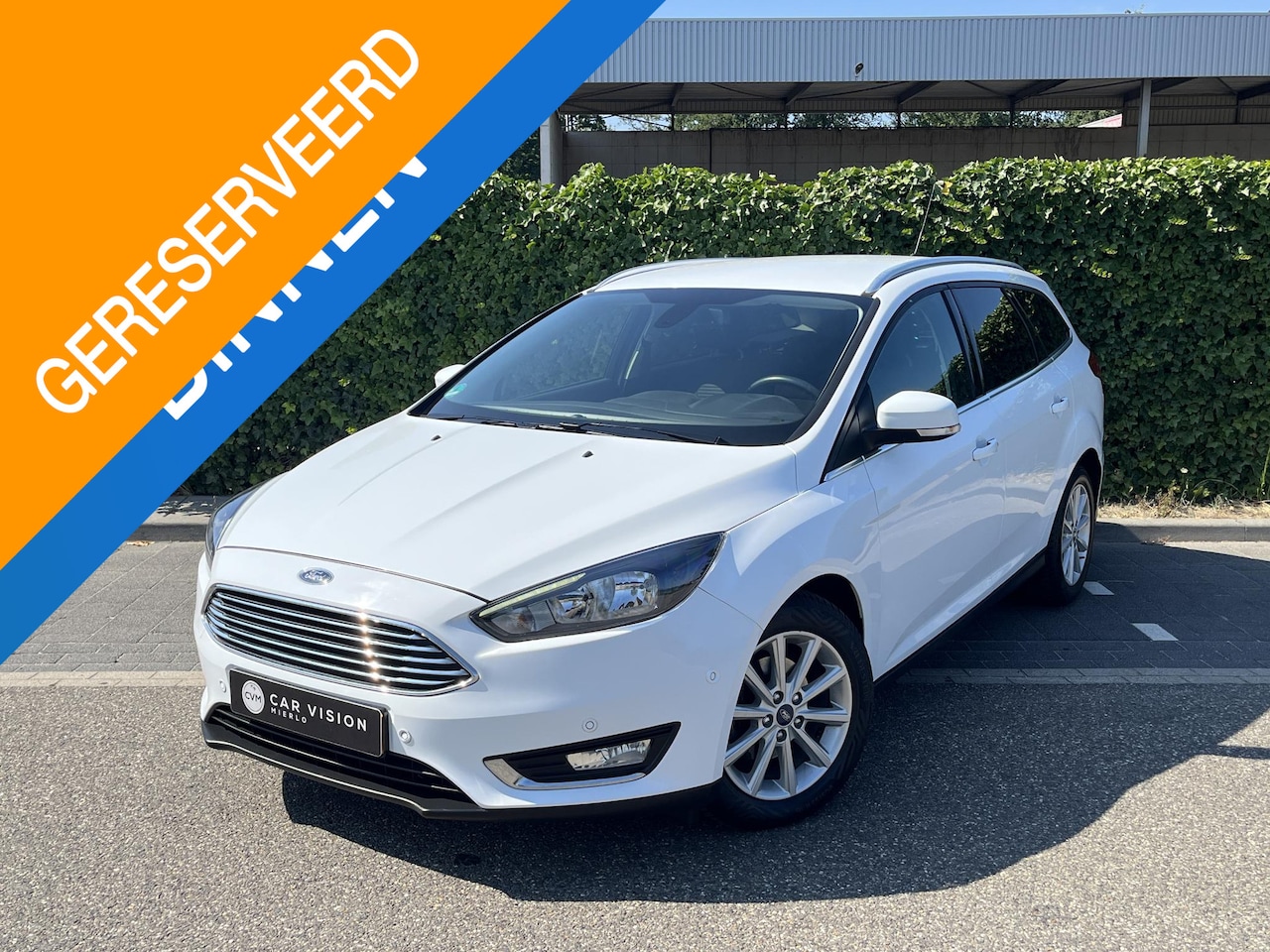 Ford Focus Wagon - 1.0 Titanium * Automaat * Carplay * Nieuwe Distributie * Garantie - AutoWereld.nl