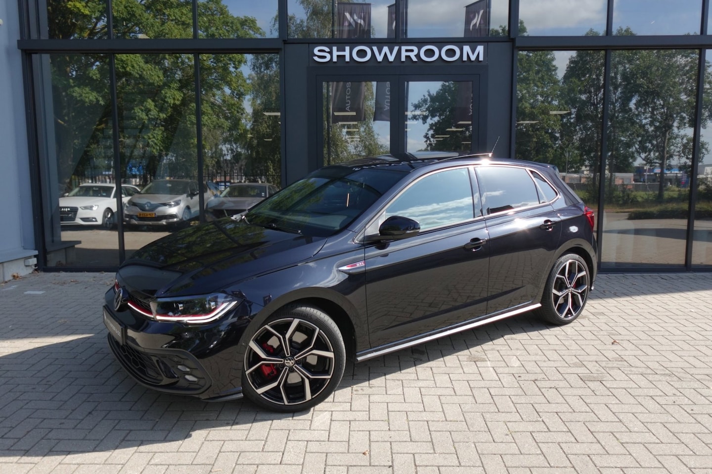 Volkswagen Polo - 2.0 TSI GTI PANO KEYLESS BEATS - AutoWereld.nl