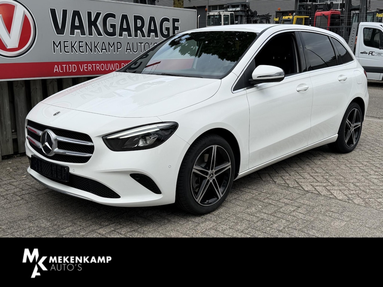 Mercedes-Benz B-klasse - 250 e 18''/Leder/Stoelverwarming/Camera/Sfeerverlichting/Apple Carplay & Android Auto - AutoWereld.nl
