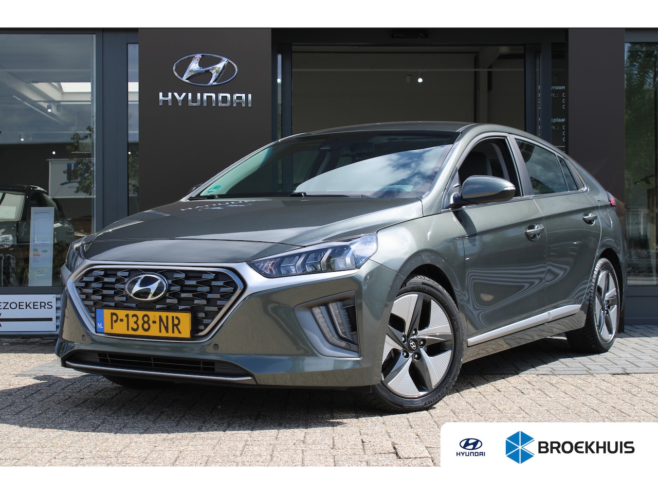 Hyundai IONIQ - 1.6 GDi Comfort - Plus | Achteruitrijcamera | Airco (automatisch) | Lichtmetalen velgen 17 - AutoWereld.nl
