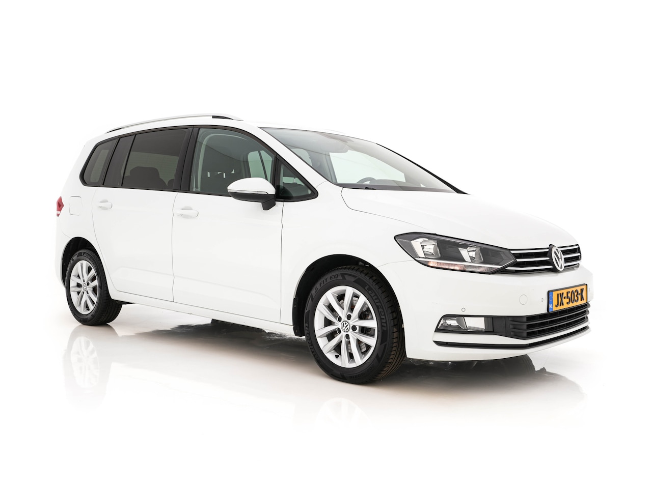 Volkswagen Touran - 1.2 TSI Connected Series *NAVI-FULLMAP | HEATED-COMFORTSEATS | MASSAGE | PRIVACYGLASS | DA - AutoWereld.nl